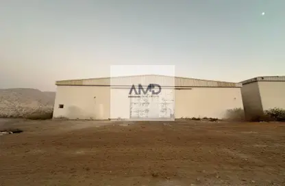 Warehouse - Studio - 2 Bathrooms for rent in Julfar - Ras Al Khaimah