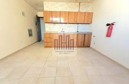 Apartment - 1 Bathroom for rent in Muwaileh 29 Building - Muwaileh - Sharjah