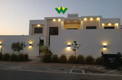 Villa - 6 Bedrooms for rent in Mohamed Bin Zayed Centre - Mohamed Bin Zayed City - Abu Dhabi