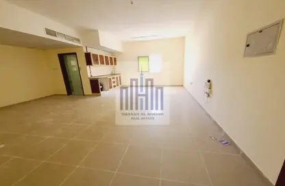 Apartment - 1 Bathroom for rent in Muwaileh 3 Building - Muwaileh - Sharjah