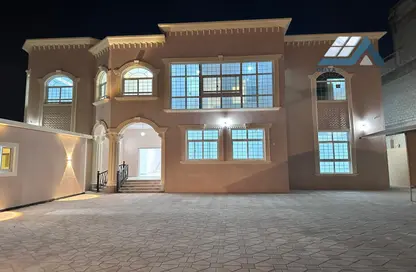 Apartment - 2 Bedrooms - 2 Bathrooms for rent in Madinat Al Riyad - Abu Dhabi