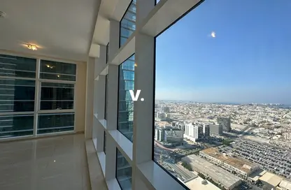 شقة - 2 غرف نوم - 3 حمامات للايجار في برج دوجا - شارع الشيخ زايد - دبي