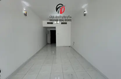 شقة - غرفة نوم - 2 حمامات للايجار في بناية وايت كراون - شارع الشيخ زايد - دبي