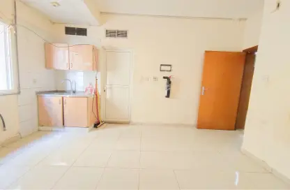 Apartment - 1 Bathroom for rent in Muwaileh 29 Building - Muwaileh - Sharjah