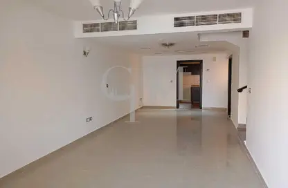 Townhouse - 2 Bedrooms - 3 Bathrooms for rent in Zone 8 - Hydra Village - Abu Dhabi