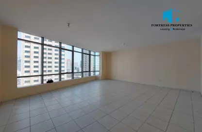 Apartment - 3 Bedrooms - 4 Bathrooms for rent in SG Bulding - Khalifa Street - Abu Dhabi