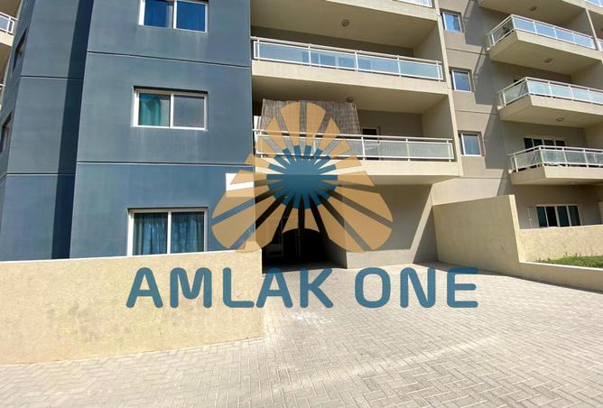 Apartment - 2 Bedrooms - 3 Bathrooms for sale in Tower 21 - Al Reef Downtown - Al Reef - Abu Dhabi