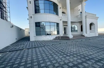 Villa - 5 Bedrooms - 6 Bathrooms for rent in Madinat Zayed - Abu Dhabi