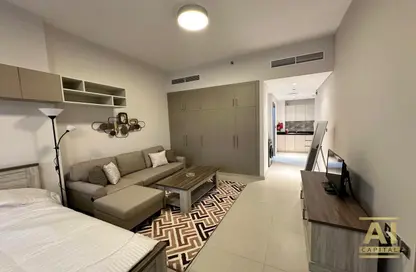 Apartment - 1 Bathroom for rent in Al Waleed Garden 2 - Al Waleed Garden - Al Jaddaf - Dubai