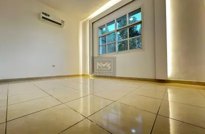 Apartment - 1 Bedroom - 1 Bathroom for rent in Al Mushrif Villas - Al Mushrif - Abu Dhabi