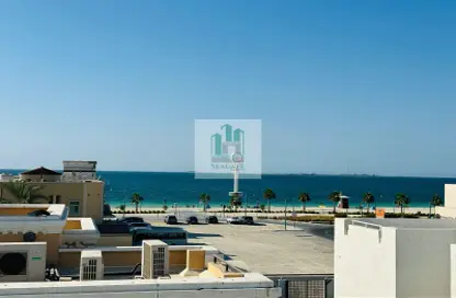 Villa - 4 Bedrooms - 5 Bathrooms for rent in Umm Suqeim 2 - Umm Suqeim - Dubai