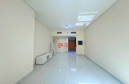 Apartment - 1 Bathroom for rent in Park Central - Business Bay - Dubai