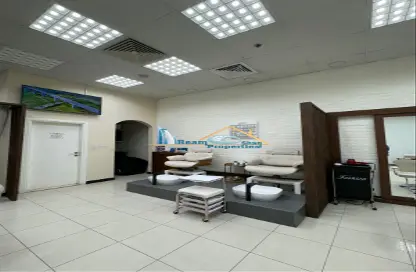 Shop - Studio - 1 Bathroom for rent in Oud Metha - Bur Dubai - Dubai