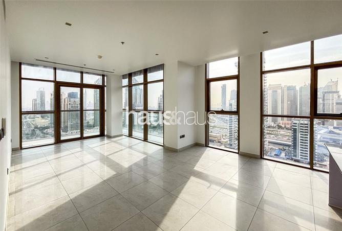 Apartment - 3 Bedrooms - 4 Bathrooms for rent in No.9 - Dubai Marina - Dubai