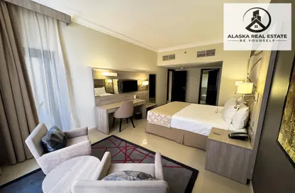 Apartment - 2 Bedrooms - 2 Bathrooms for rent in Two Seasons Hotel  and  Apartments - Dubai Media City - Dubai