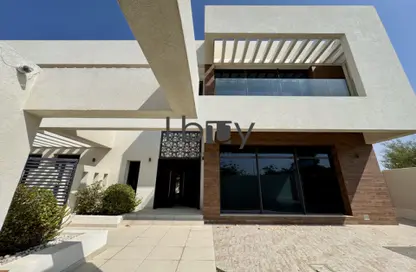 Villa - 4 Bedrooms - 5 Bathrooms for rent in West Yas - Yas Island - Abu Dhabi