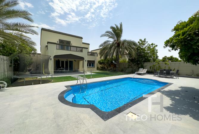 Villa - 4 Bedrooms - 5 Bathrooms for sale in Regional - Jumeirah Park - Dubai