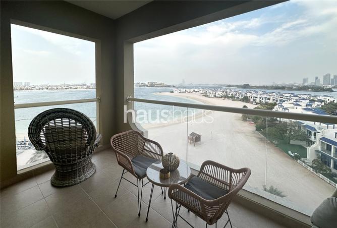 Apartment - 2 Bedrooms - 3 Bathrooms for rent in Al Haseer - Shoreline Apartments - Palm Jumeirah - Dubai