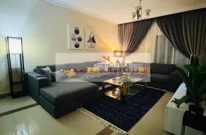 Apartment - 1 Bedroom - 2 Bathrooms for rent in Beach Tower 2 - Al Khan Lagoon - Al Khan - Sharjah