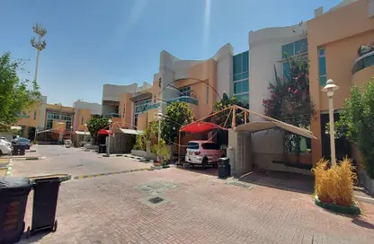 Villa - 5 Bedrooms - 6 Bathrooms for rent in Al Dhabi Residence complex - Khalifa Park - Eastern Road - Abu Dhabi