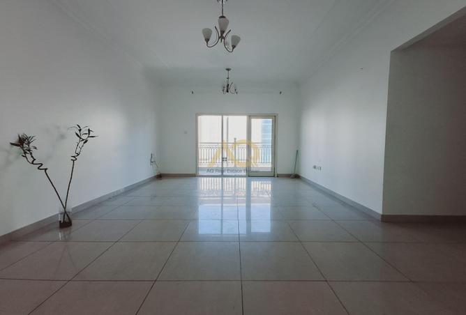 Apartment - 2 Bedrooms - 2 Bathrooms for rent in Street 64 - Al Nahda - Sharjah