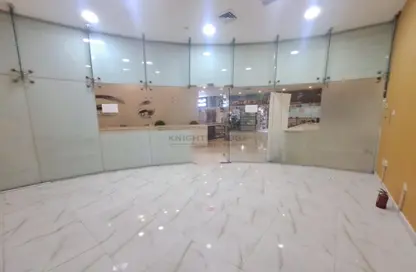 Shop - Studio - 4 Bathrooms for rent in Al Barsha 1 - Al Barsha - Dubai