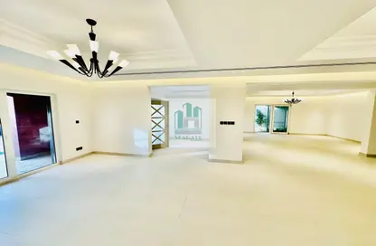 Villa - 4 Bedrooms - 5 Bathrooms for rent in Umm Suqeim 1 Villas - Umm Suqeim 1 - Umm Suqeim - Dubai