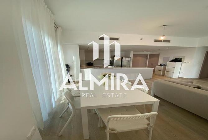 Apartment - 3 Bedrooms - 4 Bathrooms for sale in Waters Edge - Yas Island - Abu Dhabi