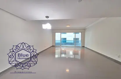 Apartment - 2 Bedrooms - 3 Bathrooms for rent in Blue Tower - Al Majaz 3 - Al Majaz - Sharjah