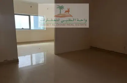 Apartment - 1 Bathroom for rent in Al Wahda Building - Al Majaz 2 - Al Majaz - Sharjah