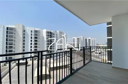 Apartment - 2 Bedrooms - 3 Bathrooms for sale in Waters Edge - Yas Island - Abu Dhabi