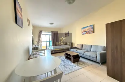 Apartment - 1 Bathroom for rent in Palace Tower 2 - Palace Towers - Dubai Silicon Oasis - Dubai