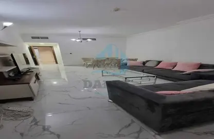 Apartment - 2 Bedrooms - 2 Bathrooms for rent in Oasis Tower - Al Rashidiya 1 - Al Rashidiya - Ajman