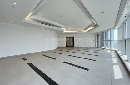 Apartment - 4 Bedrooms - 5 Bathrooms for rent in Wave tower - Corniche Road - Abu Dhabi