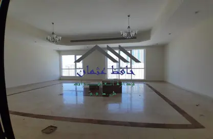 Apartment - 4 Bedrooms - 4 Bathrooms for rent in Hamdan Street - Abu Dhabi