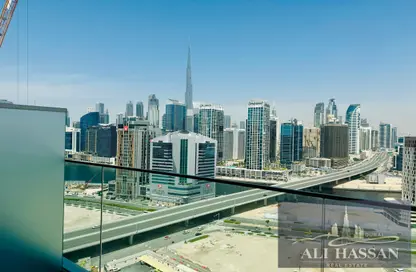 Apartment - 1 Bedroom - 2 Bathrooms for rent in SOL Bay - Business Bay - Dubai