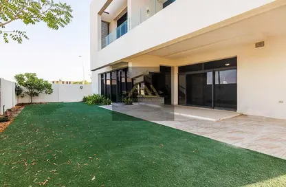 Villa - 4 Bedrooms - 6 Bathrooms for rent in West Yas - Yas Island - Abu Dhabi