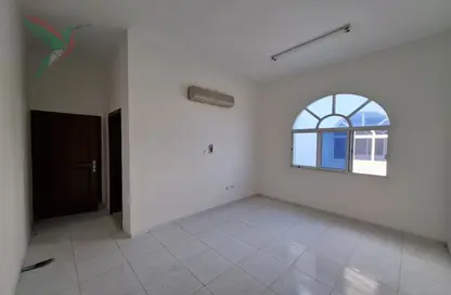 Apartment - 2 Bedrooms - 3 Bathrooms for rent in Hai Al Musalla - Al Mutawaa - Al Ain