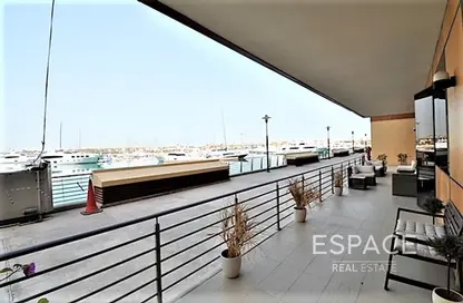 Apartment - 2 Bedrooms - 4 Bathrooms for sale in Emerald - Tiara Residences - Palm Jumeirah - Dubai