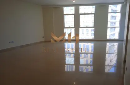 Apartment - 3 Bedrooms - 4 Bathrooms for rent in United Square - Al Khalidiya - Abu Dhabi