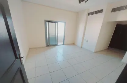 Apartment - 1 Bedroom - 1 Bathroom for rent in Muwailih Building - Muwaileh - Sharjah