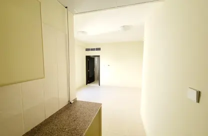 شقة - 1 حمام للايجار في طريق فاير ستاشن - مويلح - الشارقة