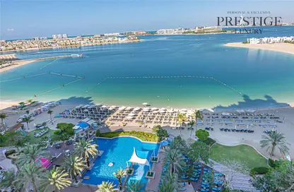 Apartment - 1 Bedroom - 2 Bathrooms for rent in Al Haseer - Shoreline Apartments - Palm Jumeirah - Dubai