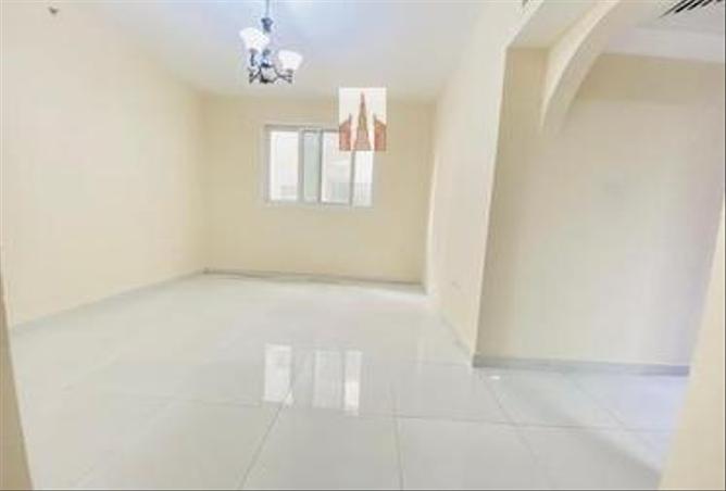 Apartment - 2 Bedrooms - 2 Bathrooms for rent in Muwaileh 29 Building - Muwaileh - Sharjah