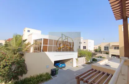 Villa - 3 Bedrooms - 5 Bathrooms for rent in Al Raha Gardens - Abu Dhabi
