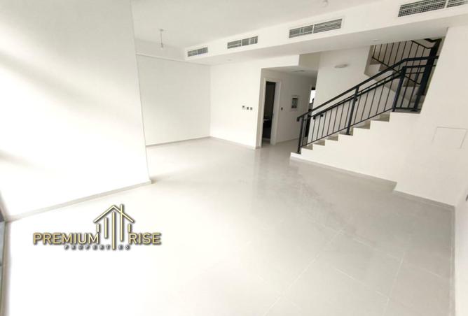 Villa - 3 Bedrooms - 5 Bathrooms for rent in Centaury - The Roots DAMAC Hills 2 - Damac Hills 2 - Dubai