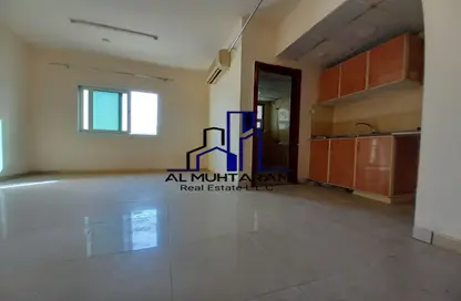 Apartment - 1 Bathroom for rent in Muwaileh 3 Building - Muwaileh - Sharjah