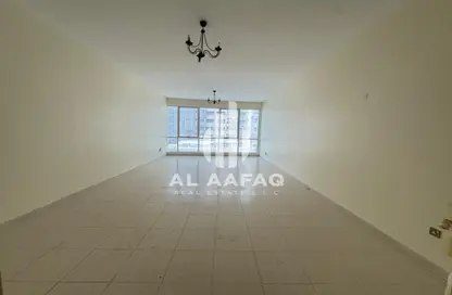 Apartment - 3 Bedrooms - 4 Bathrooms for rent in Al Khan - Sharjah