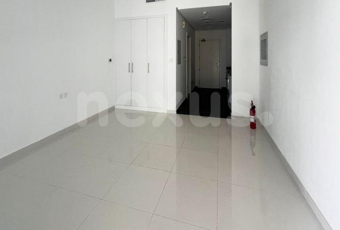 Apartment - Studio - 1 Bathroom for rent in Golf Promenade 3B - Golf Promenade - DAMAC Hills - Dubai