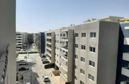 Apartment - 2 Bedrooms - 2 Bathrooms for sale in Tower 17 - Al Reef Downtown - Al Reef - Abu Dhabi